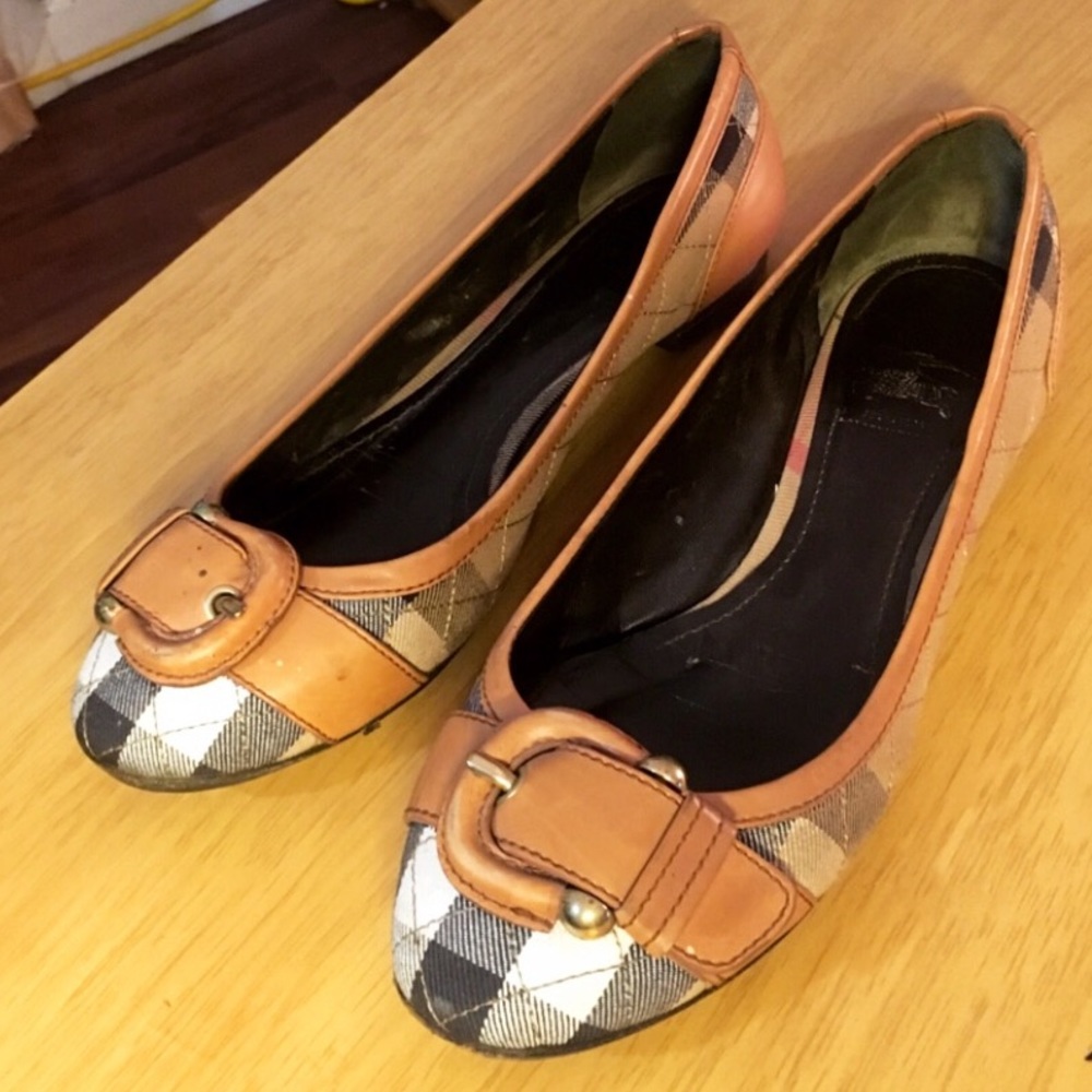 Burberry Quilted Check Buckle Flat - Picture 10 of 16